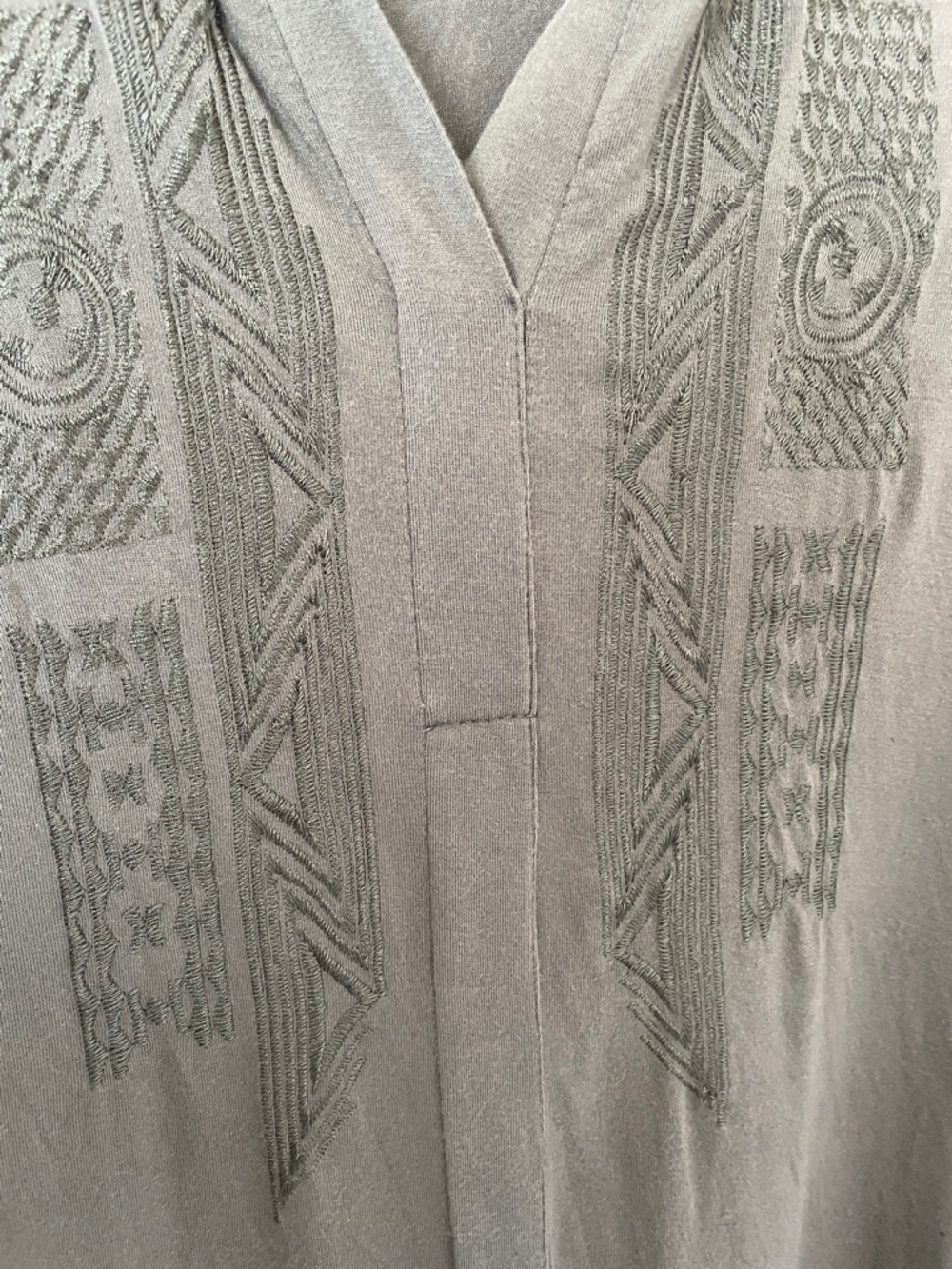 Cable & Gauge Olive Green Sleeveless Top with Embroidered Detail, size XL - Picture 5 of 11
